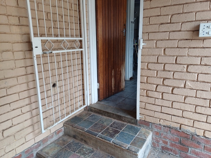 To Let 5 Bedroom Property for Rent in Fichardt Park Free State